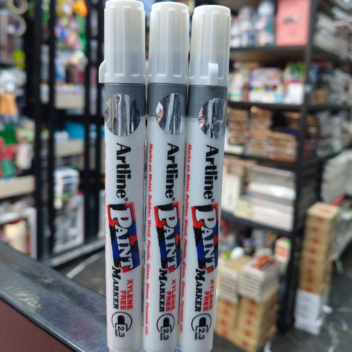 Artline 2.3mm Paint Marker White 1pes image 2