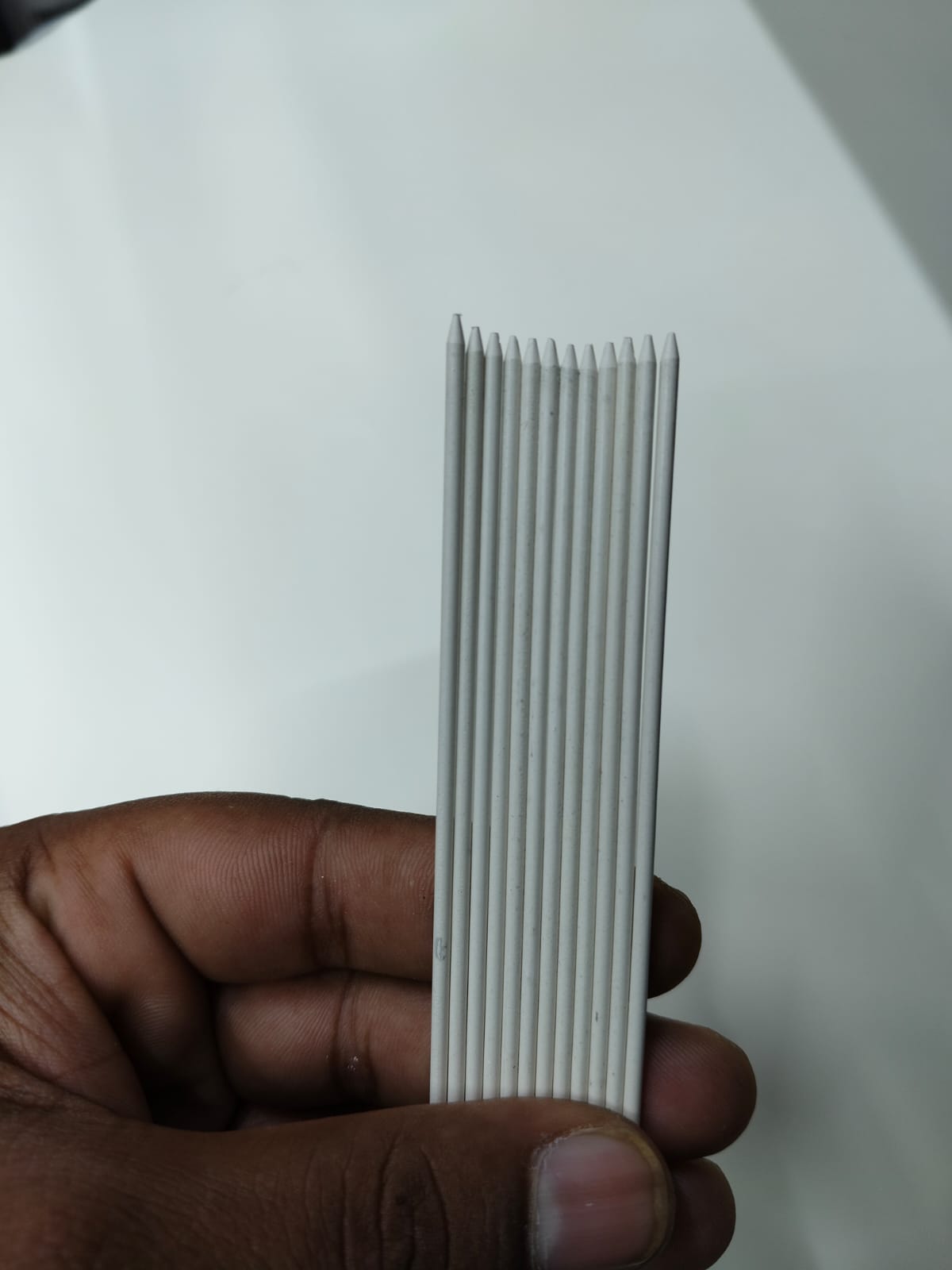 White Pencil Lead – 2.0mm 12pes image 2