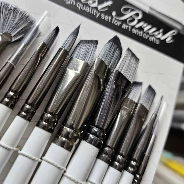 Keep Smiling Silver Body White Mix Brush Set 12pcs image 3