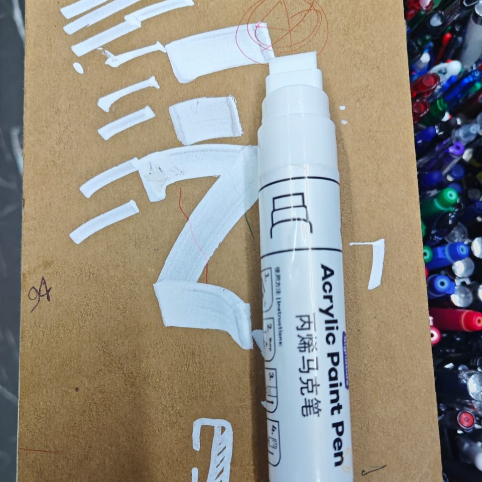 Mont Mart white acrylic calligraphy marker 15mm White image 3