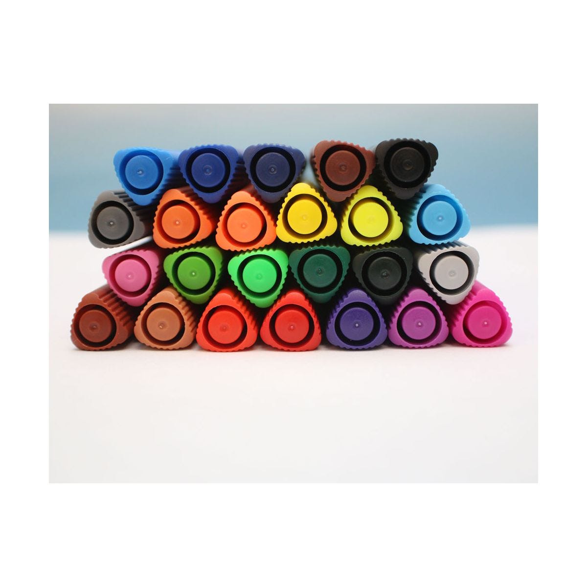 Mont Marte Watercolour Markers 24pc image 3