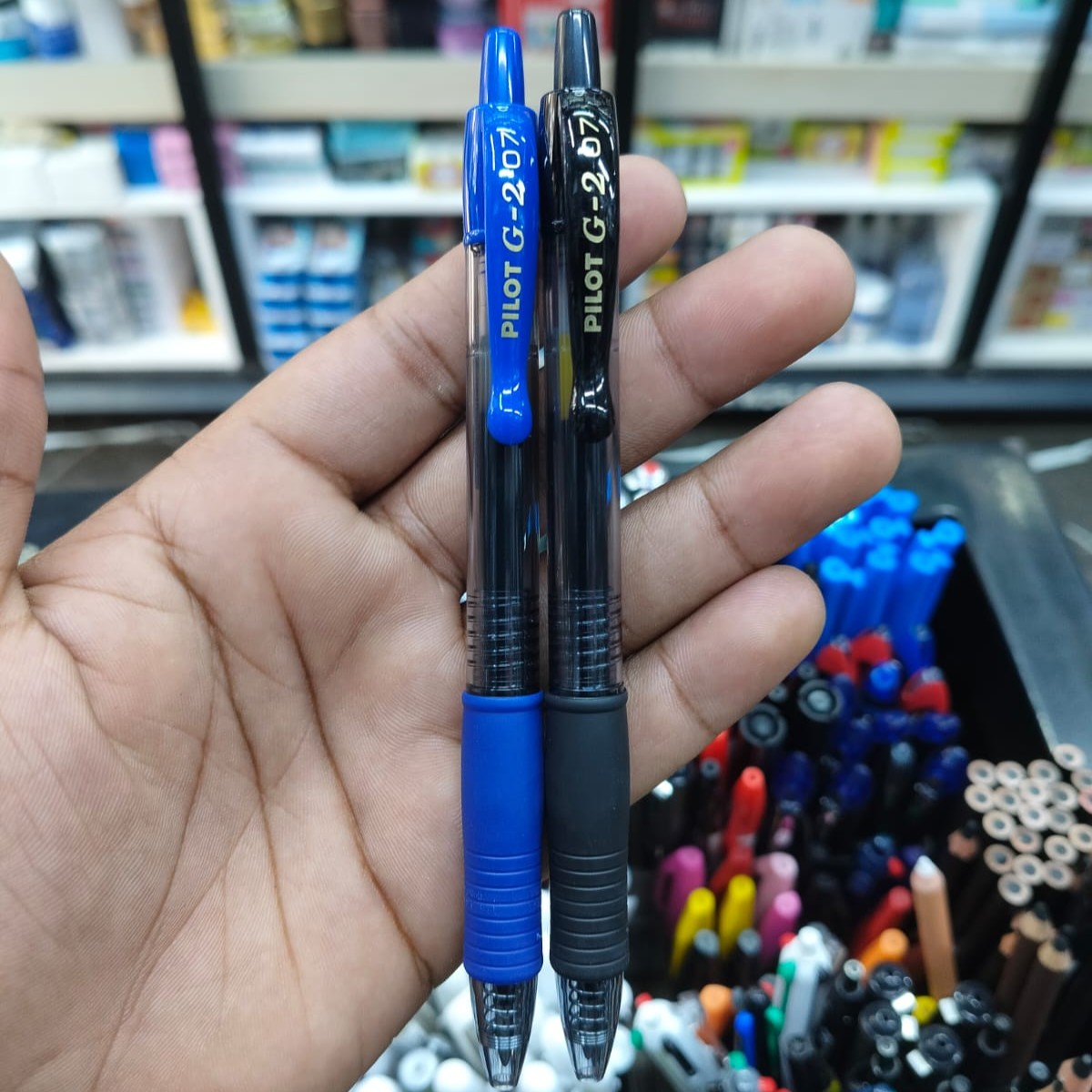 Pilot-G-2-Gel-Rollerball-Pen-0.7mm image 2